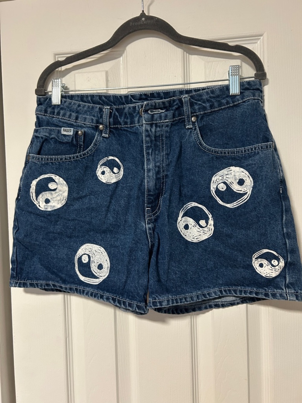 RAGGED JEANS Yin Yang Denim Shorts - Dark Blue